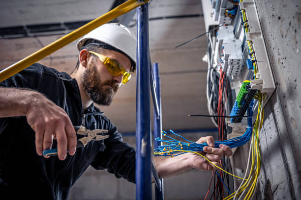 Best Home Electrical Repair  in Suamico, WI