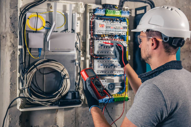 Best Residential Electrician Services  in Suamico, WI