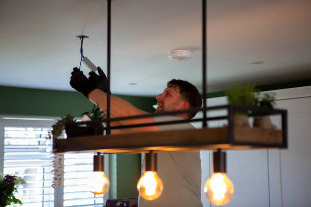 Best Electrical Troubleshooting Services  in Suamico, WI